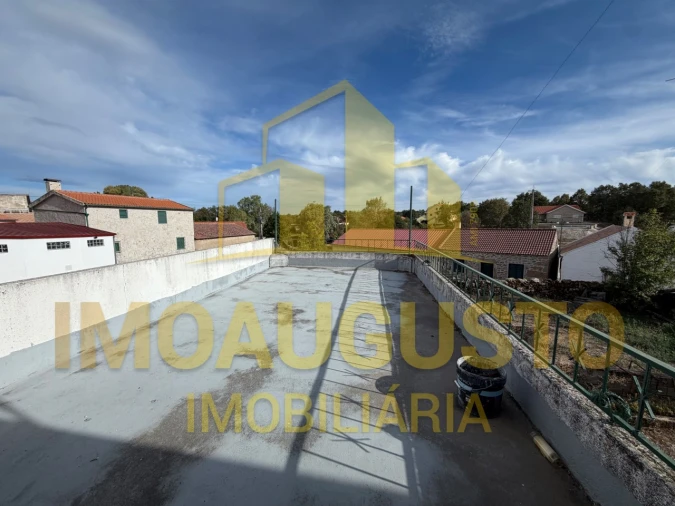 Moradia T4 para Venda em Lajeosa e Forcalhos Foto 16