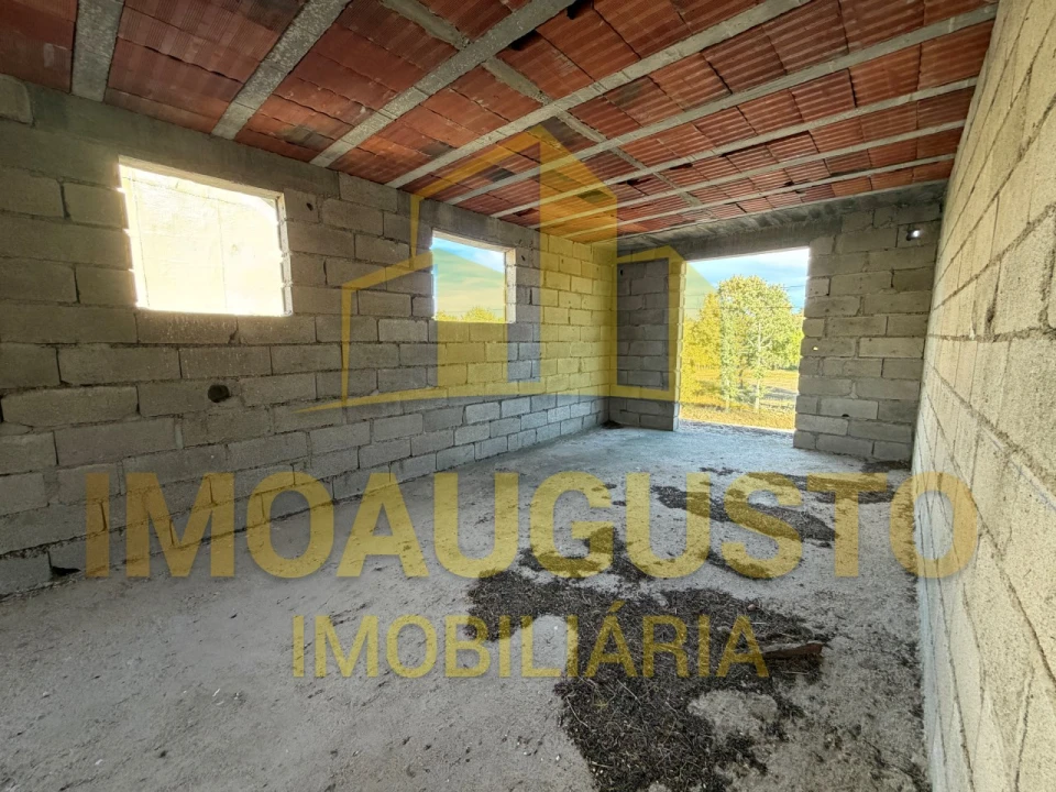 Moradia para Venda em Codesseiro Foto 8