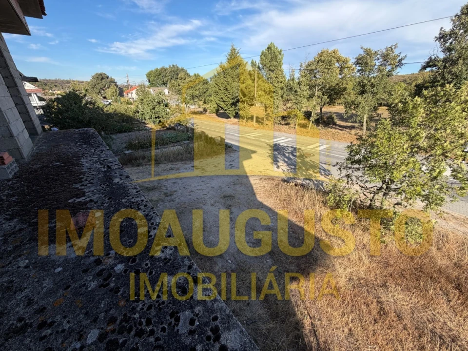 Moradia para Venda em Codesseiro Foto 10