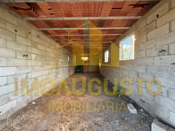 Moradia para Venda em Codesseiro