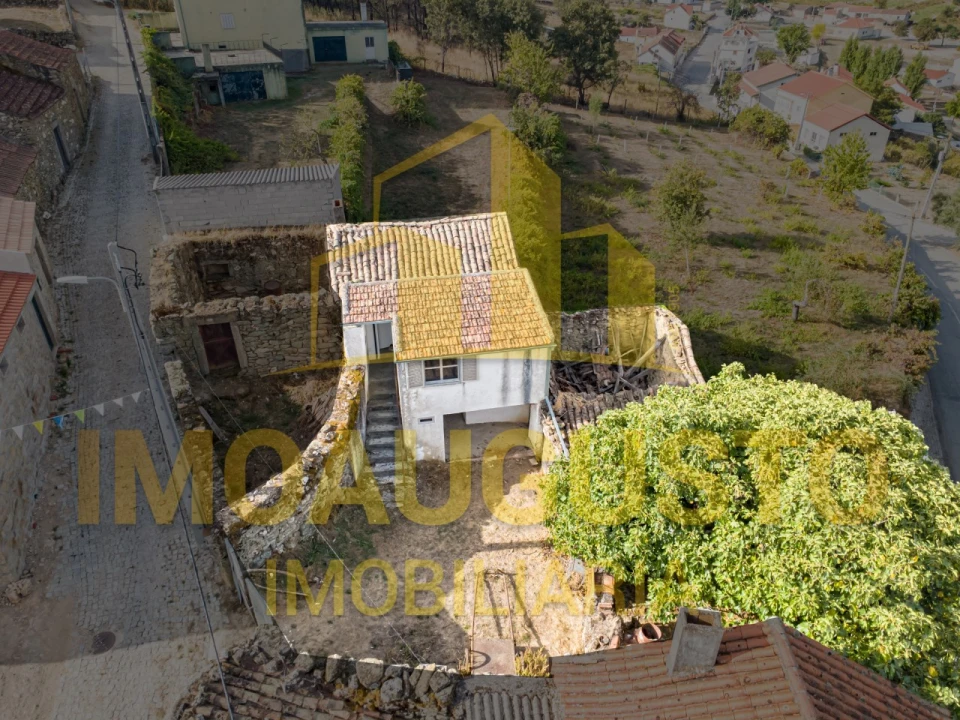 Moradia T2 para Venda em Seixo do Côa e Vale Longo Foto 2