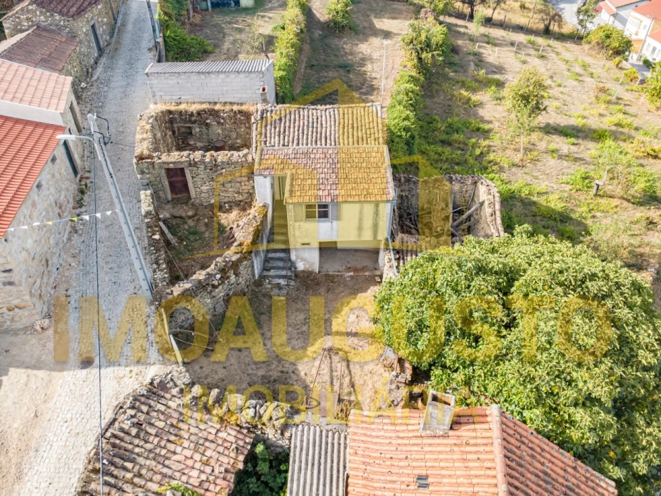 Moradia T2 para Venda em Seixo do Côa e Vale Longo Foto 3