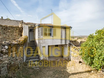 Moradia T2 para Venda em Seixo do Côa e Vale Longo