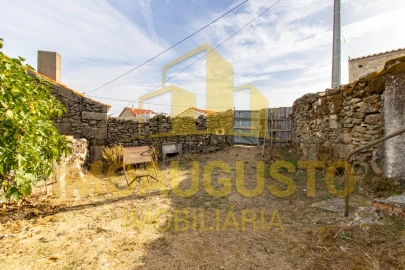 Moradia T2 para Venda em Seixo do Côa e Vale Longo