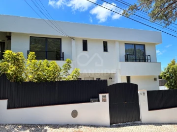 Moradia T4 para Venda em Carcavelos e Parede