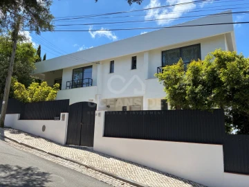 Moradia T4 para Venda em Carcavelos e Parede