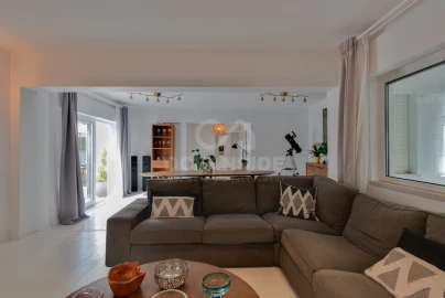 Moradia T4 para Venda em Carcavelos e Parede