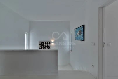 Moradia T4 para Venda em Carcavelos e Parede