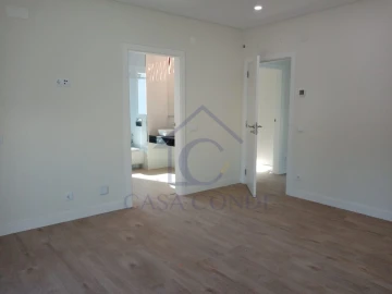 Moradia T4 para Venda em Azeitão (São Lourenço e São Simão)