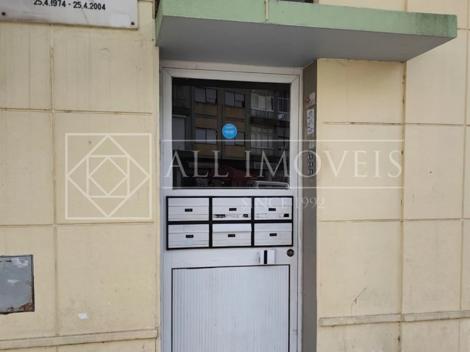 Apartamento T3 para Venda em Barreiro e Lavradio Foto 2