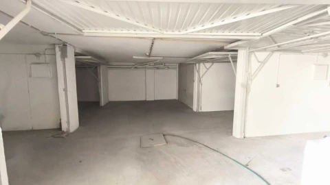 Loja para Venda em Torres Novas (Santa Maria, Salvador e Santiago)