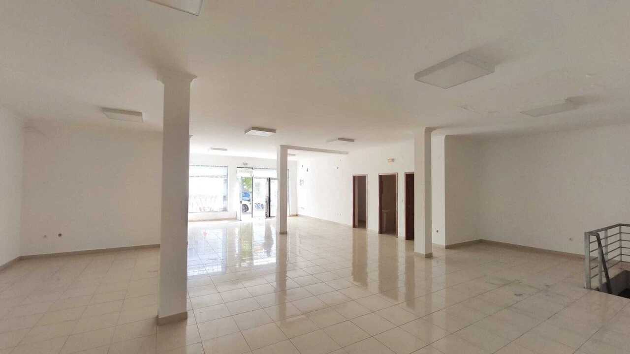 Loja para Venda em Torres Novas (Santa Maria, Salvador e Santiago) Foto 7