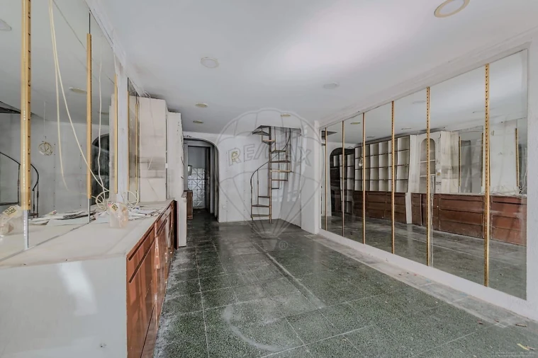 Loja para Arrendamento em Avenidas Novas Foto 11