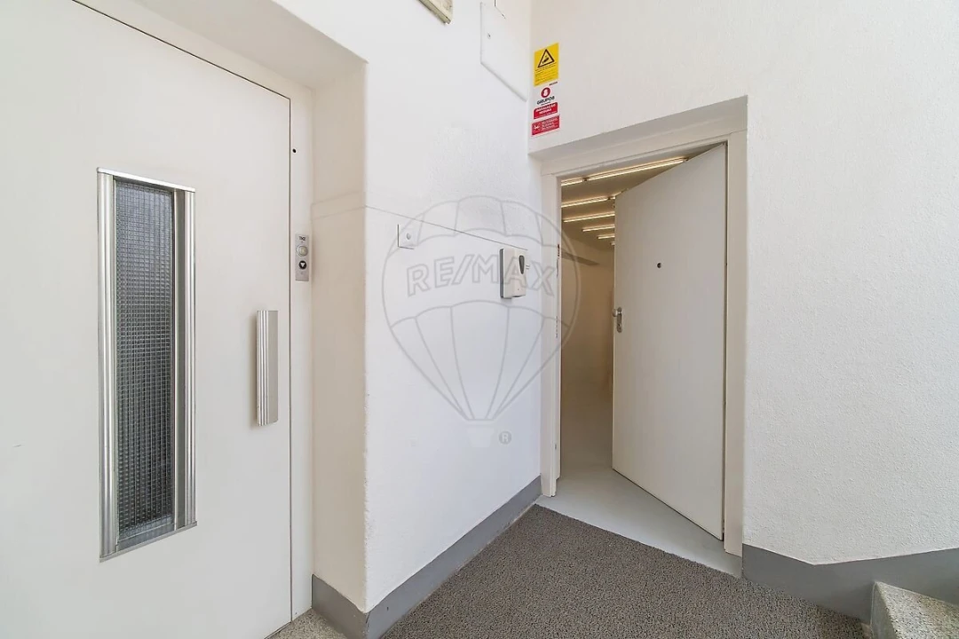 Loja para Arrendamento em Alvalade Foto 15