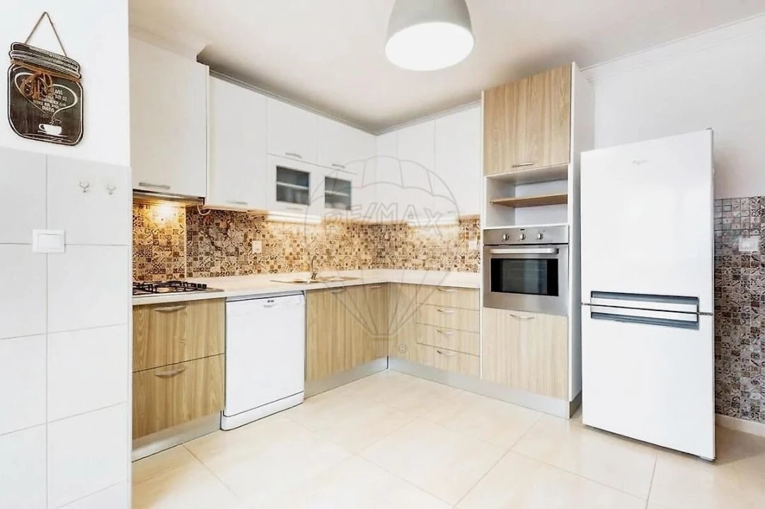 Apartamento T3 para Venda em Malveira e São Miguel de Alcainça Foto 9