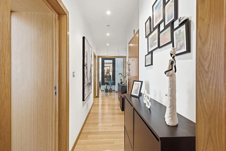 Apartamento T1 para Venda em Sacavém e Prior Velho Foto 16