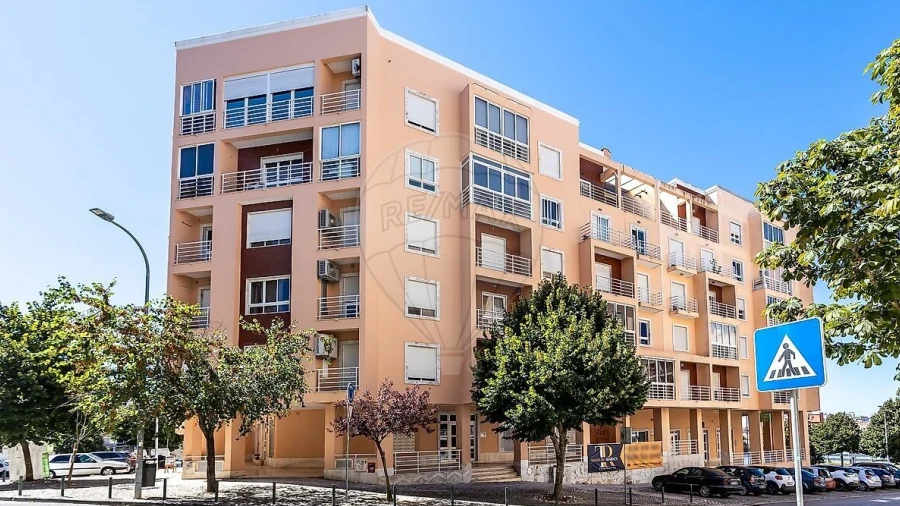 Apartamento T3 para Venda em Agualva e Mira-Sintra