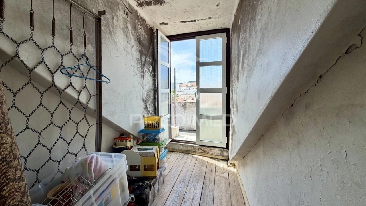 Apartamento T2 para Venda em Santo António Foto 22