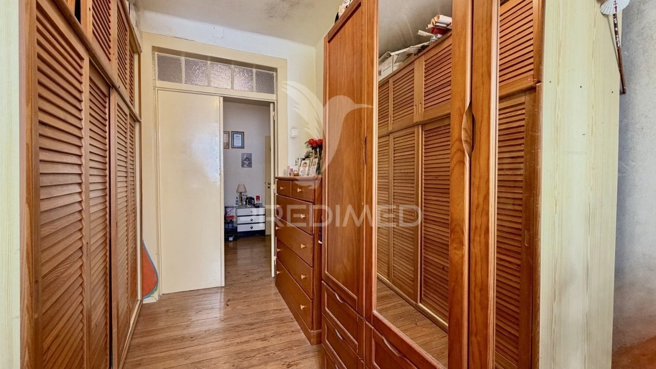 Apartamento T2 para Venda em Santo António Foto 14