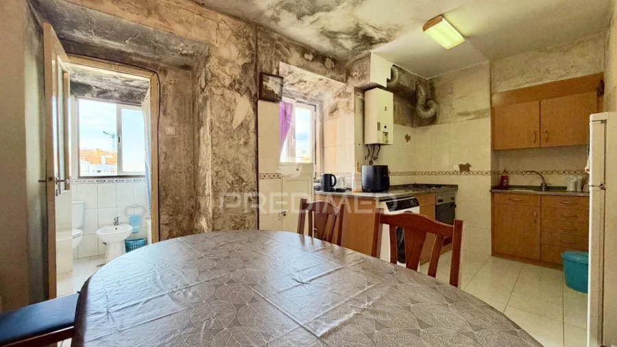 Apartamento T2 para Venda em Santo António Foto 5