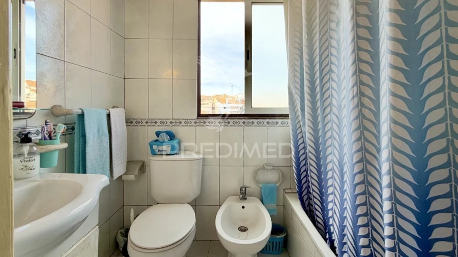 Apartamento T2 para Venda em Santo António Foto 8