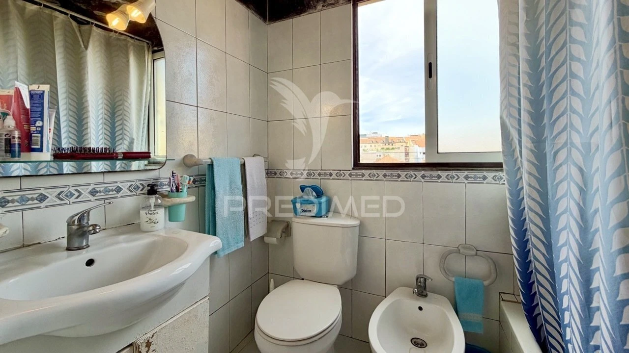Apartamento T2 para Venda em Santo António Foto 15