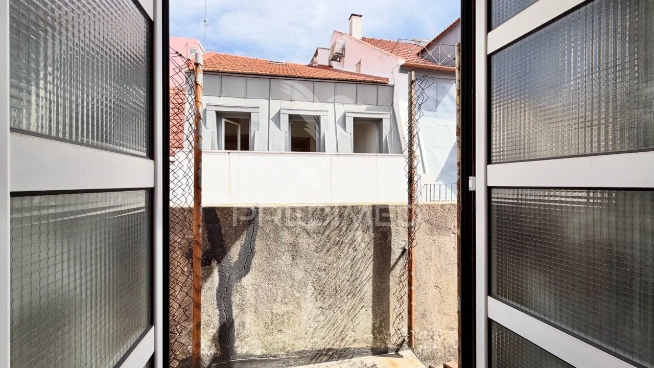 Apartamento T2 para Venda em Santo António Foto 32