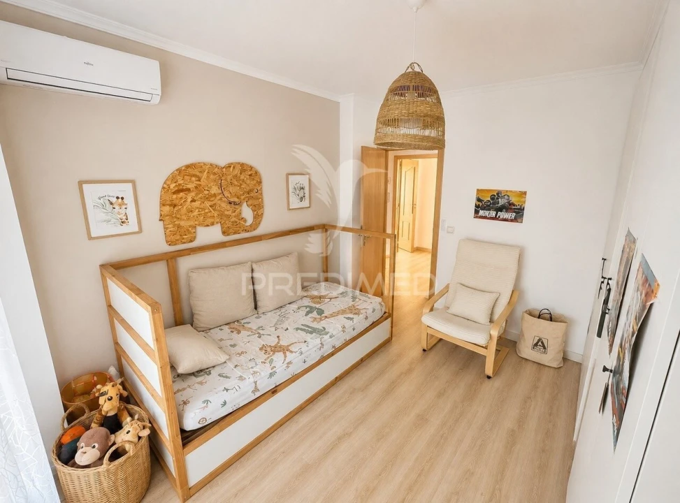Apartamento T2 para Venda em Agualva e Mira-Sintra Foto 11