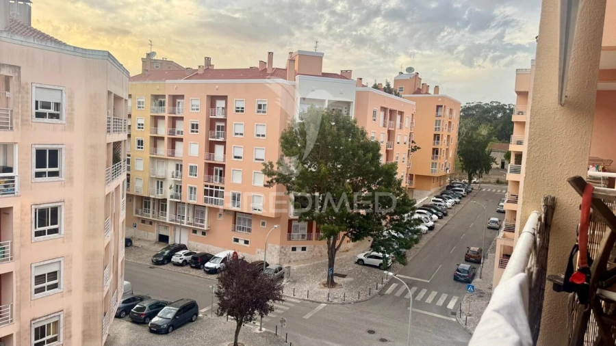 Apartamento T2 para Venda em Agualva e Mira-Sintra Foto 20