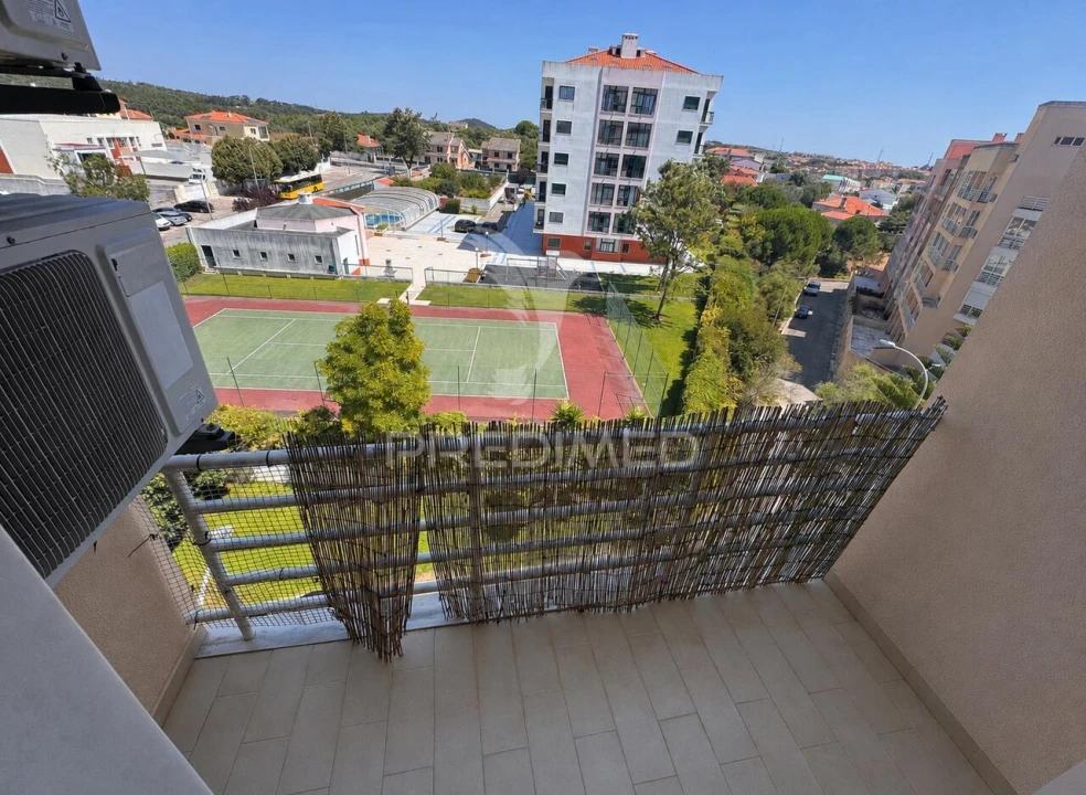 Apartamento T2 para Venda em Agualva e Mira-Sintra Foto 13