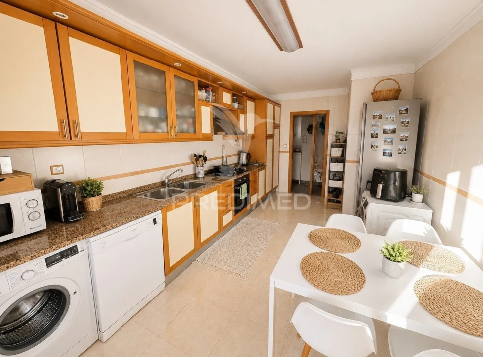 Apartamento T2 para Venda em Agualva e Mira-Sintra Foto 3