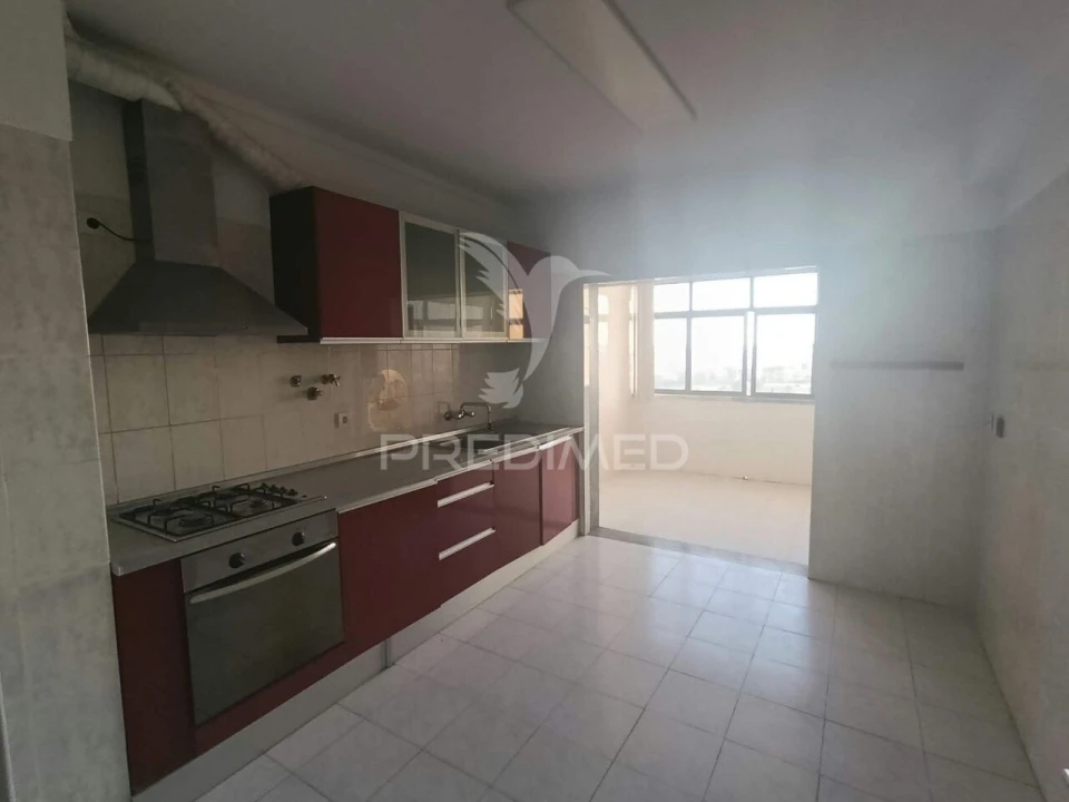 Apartamento T4 para Venda em Setubal (São Sebastião) Foto 1