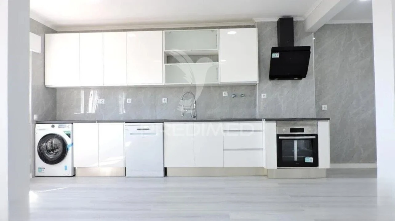 Apartamento T2 para Venda em Setubal (São Sebastião) Foto 2