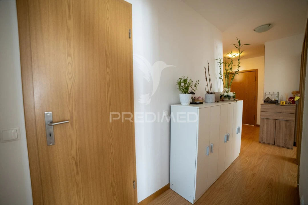 Apartamento T3 para Venda em Sé e São Lourenço Foto 2