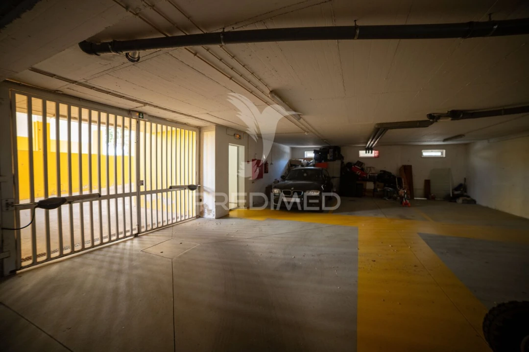 Apartamento T3 para Venda em Sé e São Lourenço Foto 17