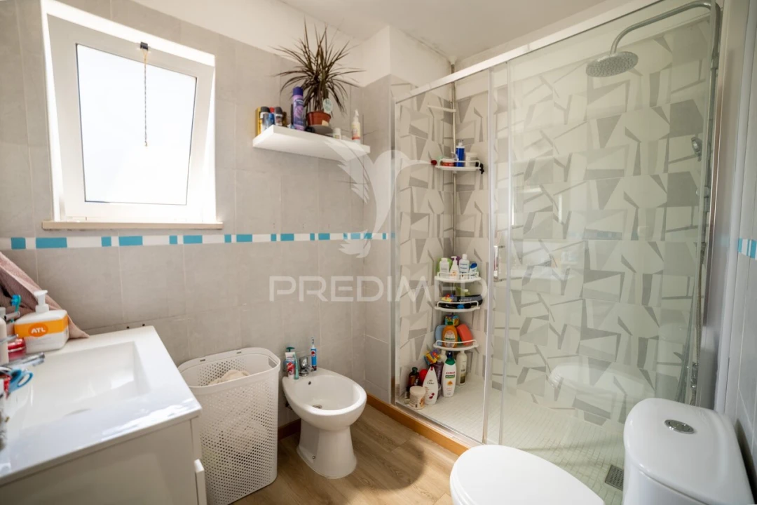 Apartamento T3 para Venda em Sé e São Lourenço Foto 12