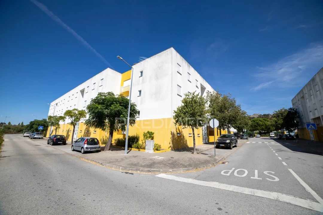 Apartamento T3 para Venda em Sé e São Lourenço Foto 1
