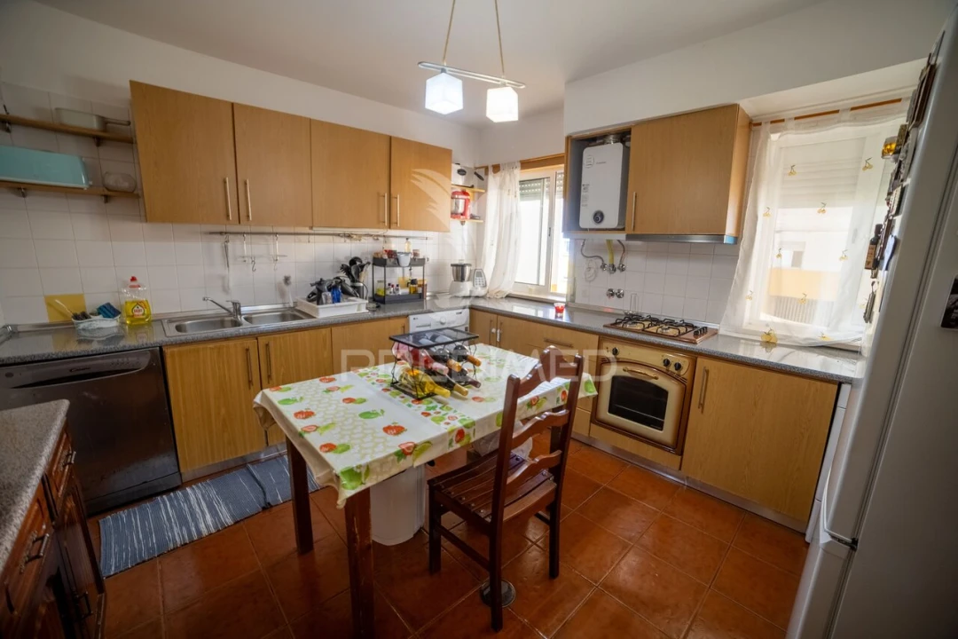 Apartamento T3 para Venda em Sé e São Lourenço Foto 4