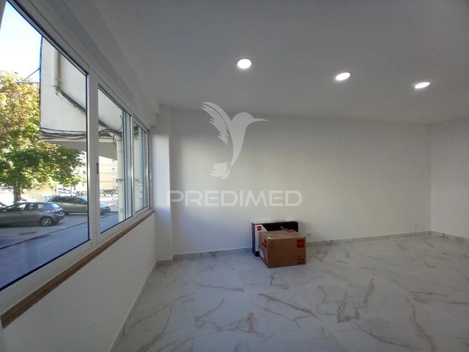 Apartamento T2 para Venda em Amora Foto 11