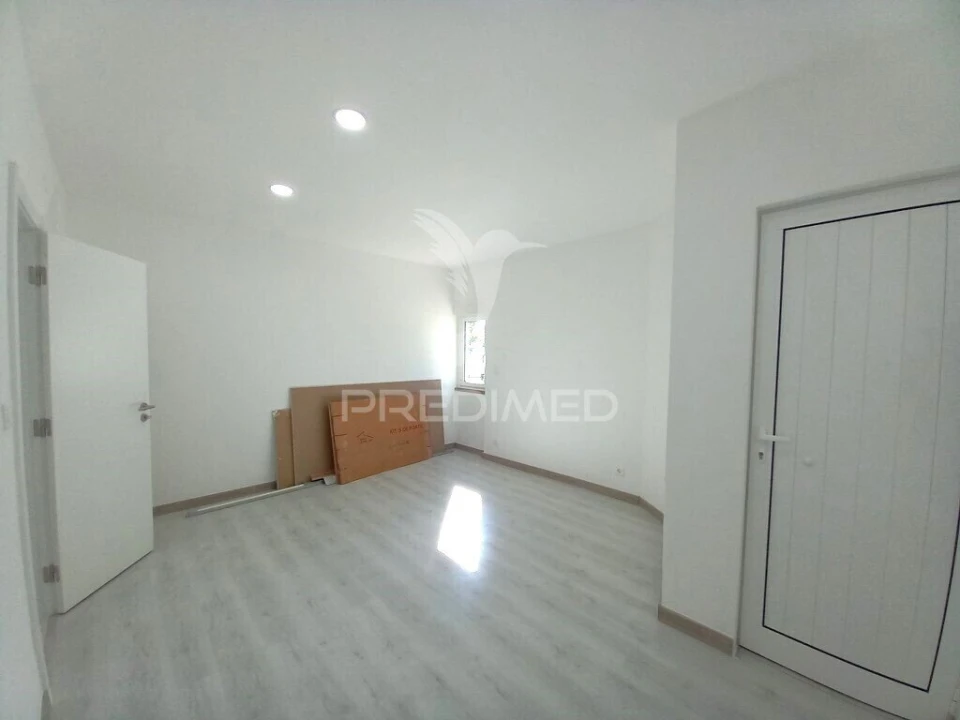 Apartamento T2 para Venda em Amora Foto 17