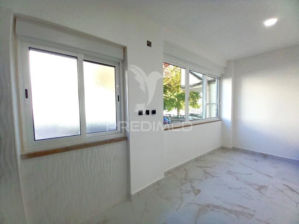 Apartamento T2 para Venda em Amora Foto 10