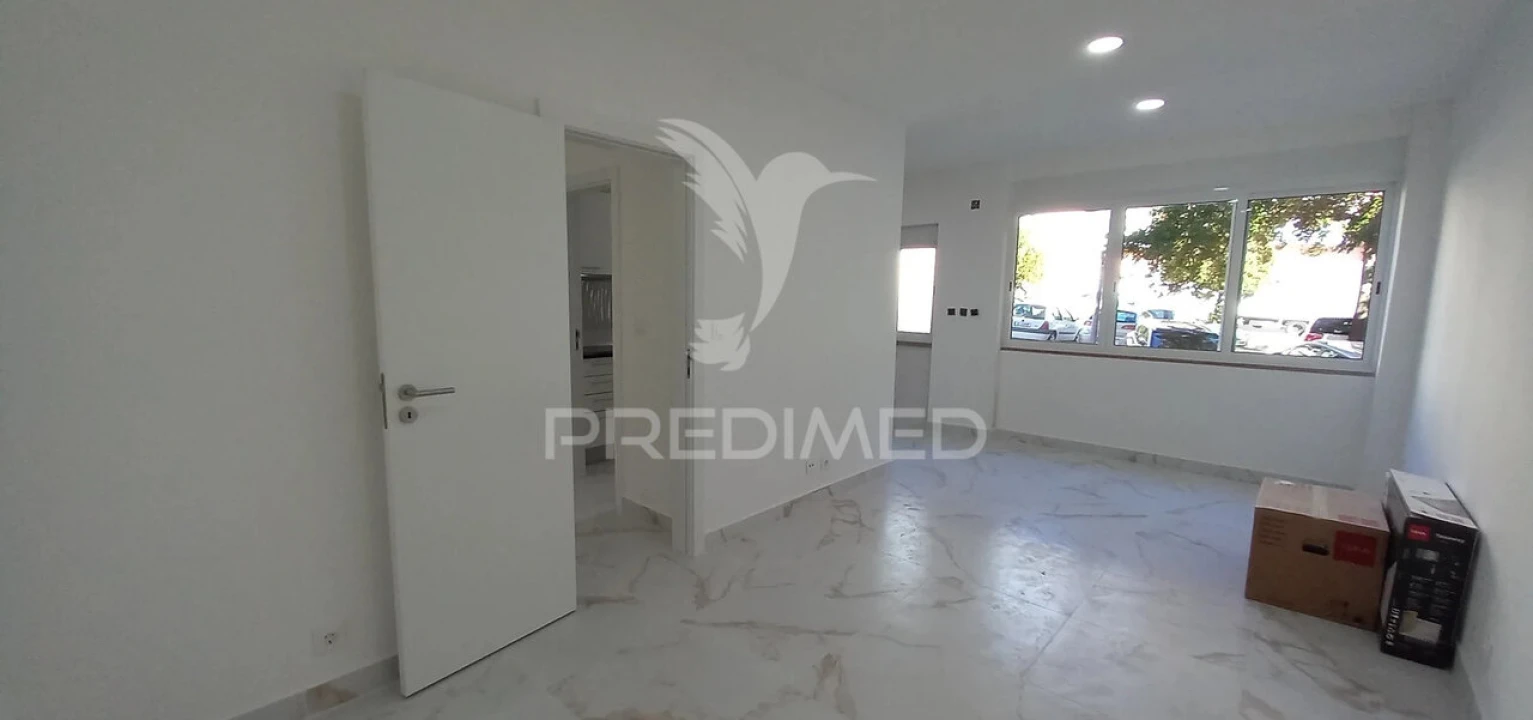 Apartamento T2 para Venda em Amora Foto 5