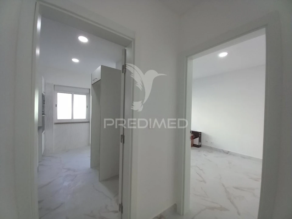 Apartamento T2 para Venda em Amora Foto 12
