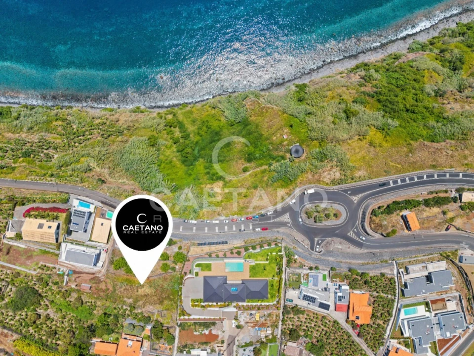 Terreno para Venda em Arco da Calheta Foto 2