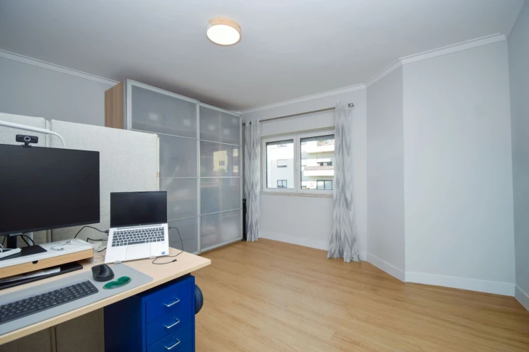 Apartamento T3 para Venda em São Domingos de Rana Foto 12