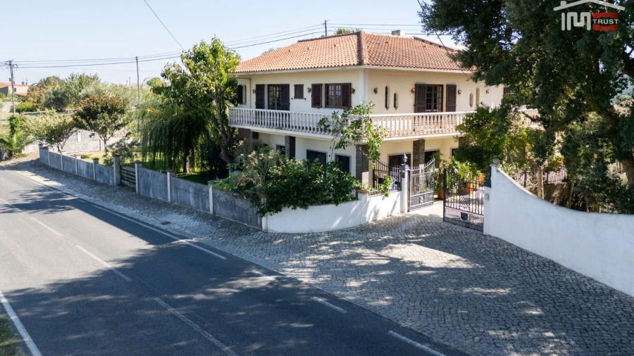Moradia T5 para Venda em Atouguia