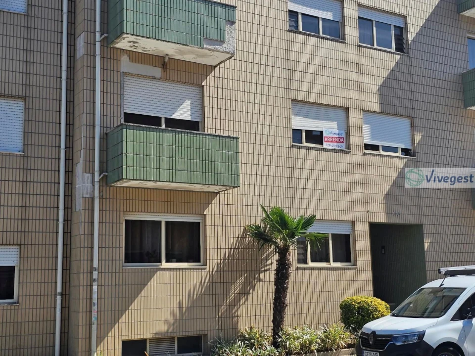 Apartamento T2 para Arrendamento em Vilar de Andorinho Foto 10