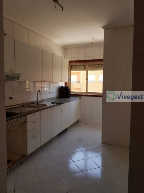 Apartamento T2 para Arrendamento em Vilar de Andorinho