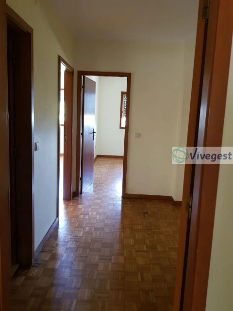 Apartamento T2 para Arrendamento em Vilar de Andorinho