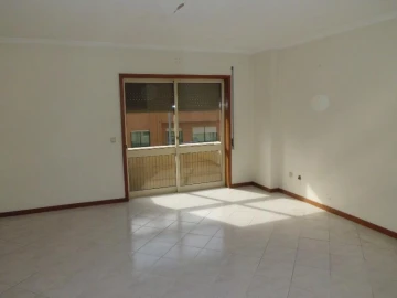 Apartamento T2 para Arrendamento em Vilar de Andorinho
